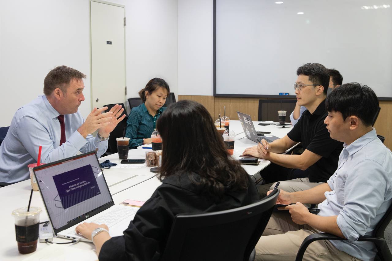 인터폴, 국내보안 스타트업 에스투더블유(S2W) 방문…“신종 사이버위협 대응 협력 논의”.jpg