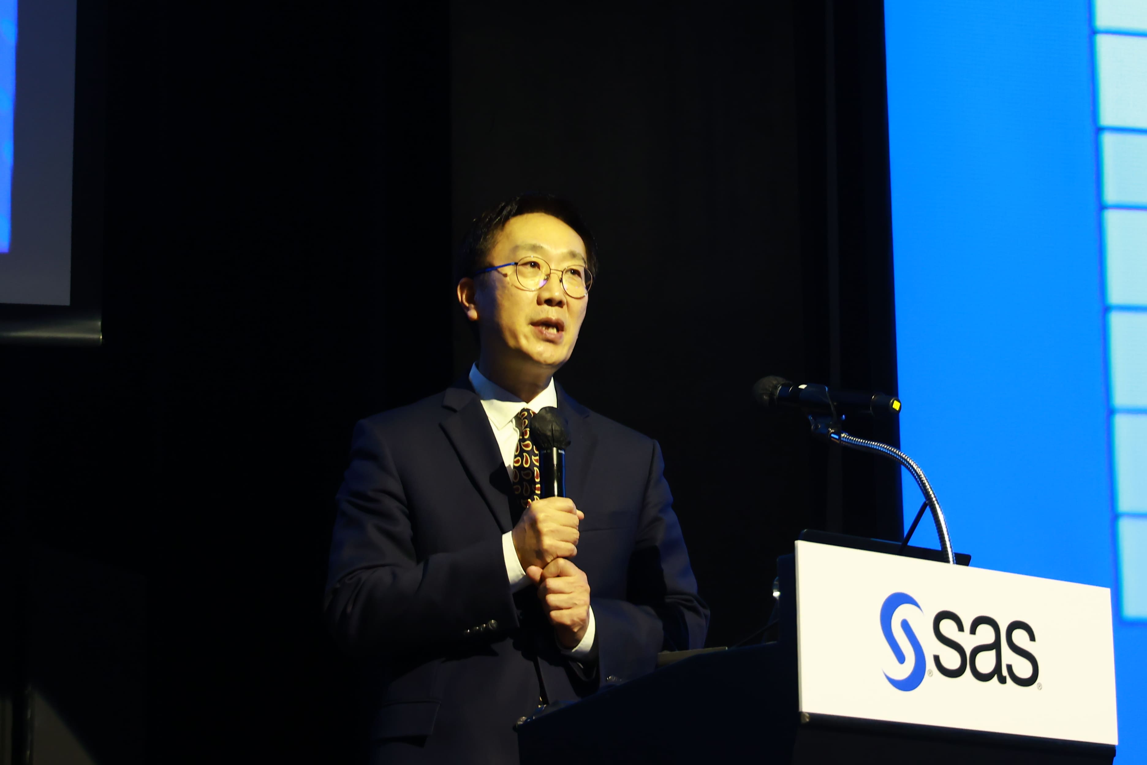 ‘SAS 익스플로어 코리아’에서 인사말을 하고 있는 이승우 SAS 대표이사.jpg