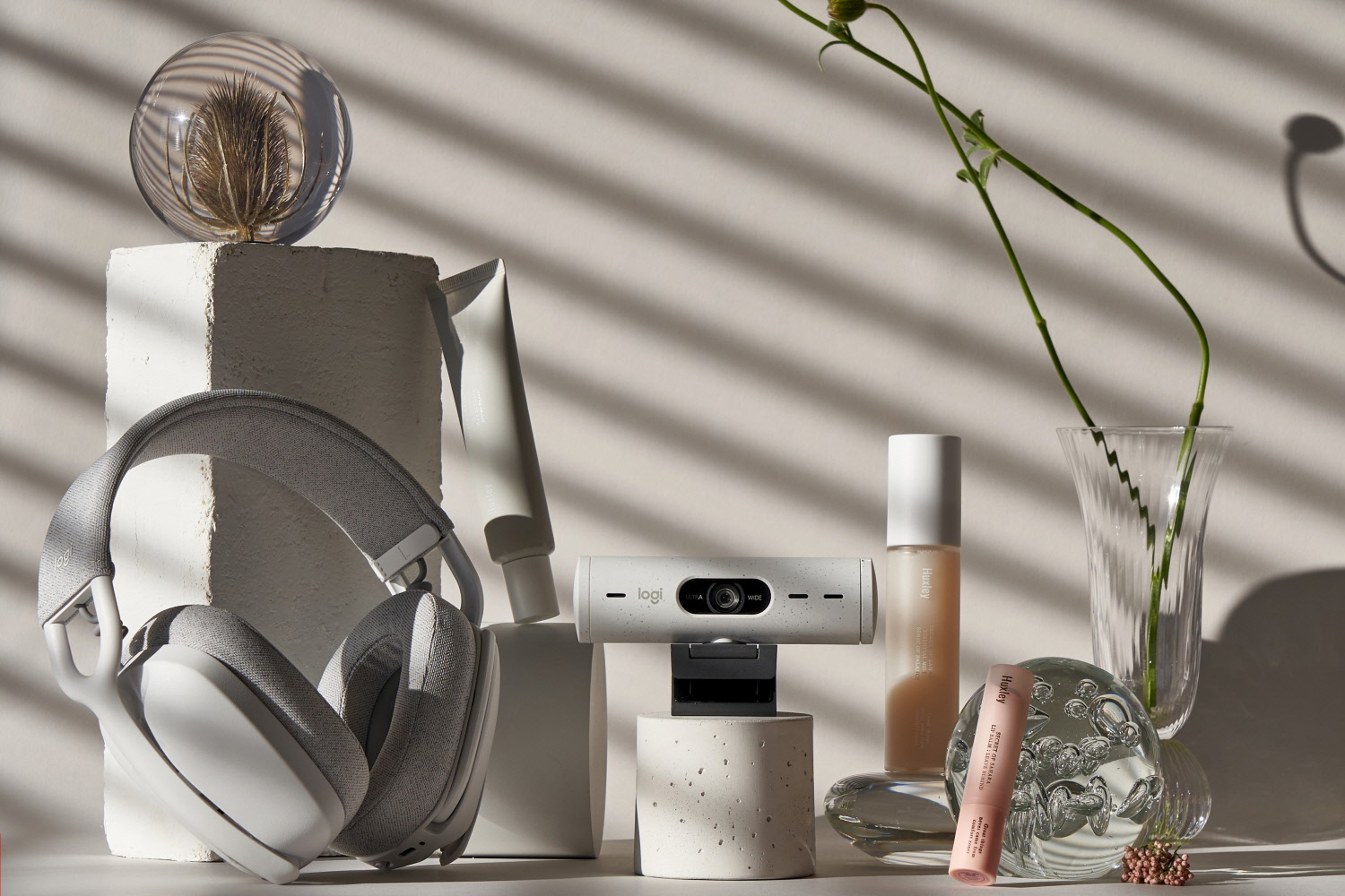 로지텍, 뷰티 브랜드 헉슬리와 브랜드 콜라보 진행.jpg