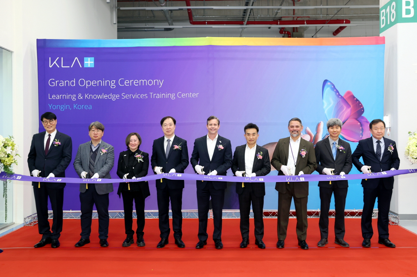KLA 한국 LKS 트레이닝 센터 개소식 - 리본 커팅.jpg