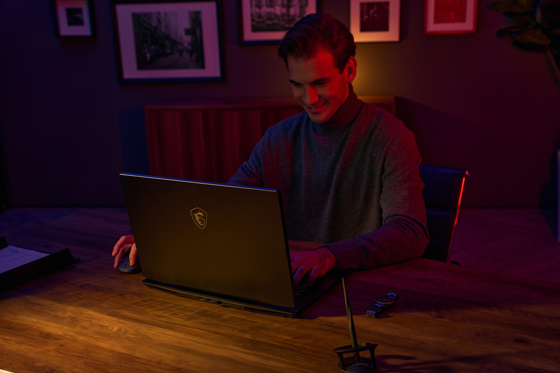 MSI Stealth 17 Studio A13VG-i9 QHD.jpg