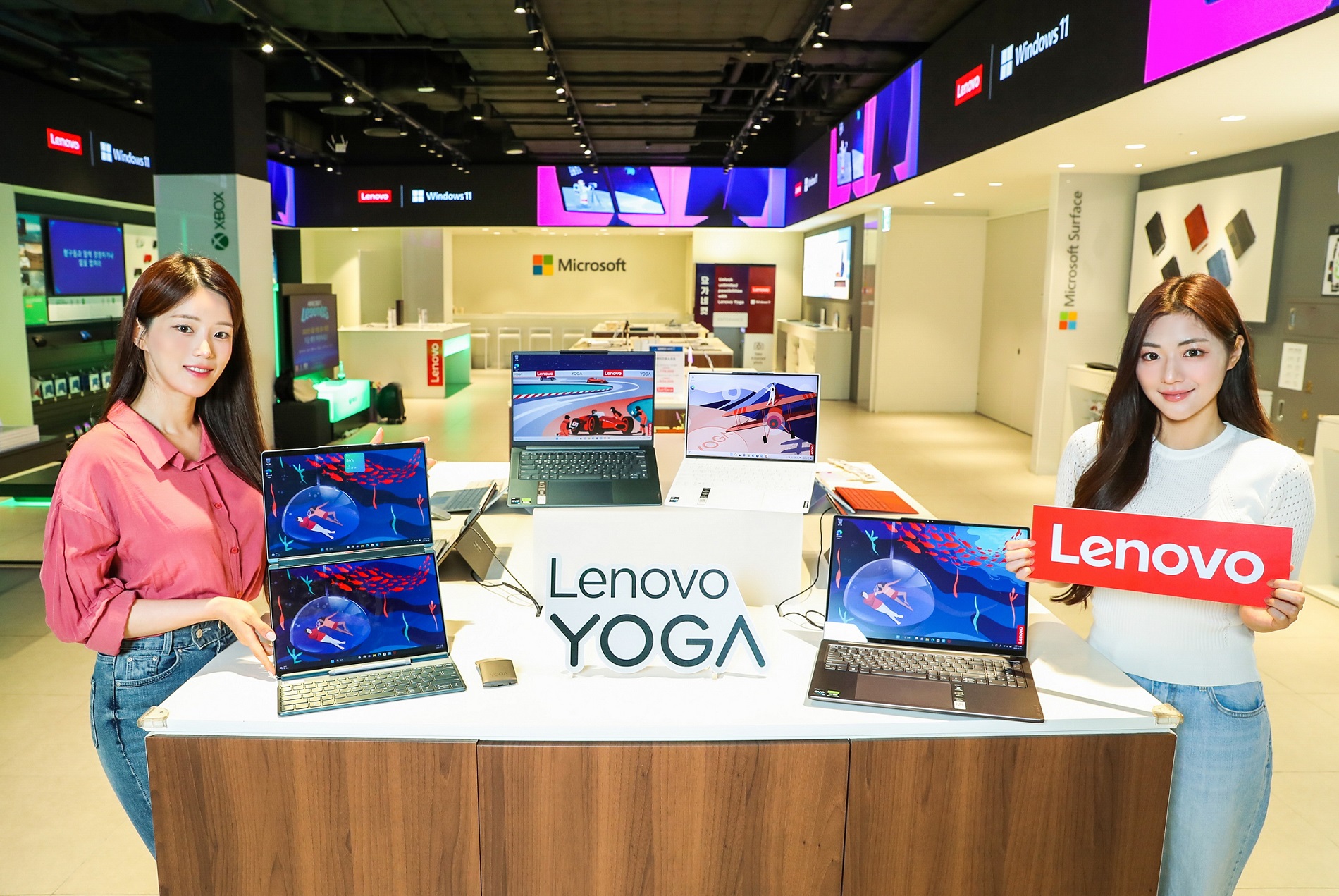 한국레노버, ‘요가 8세대’ 국내 첫 팝업 스토어 더현대 서울서 오픈.jpg
