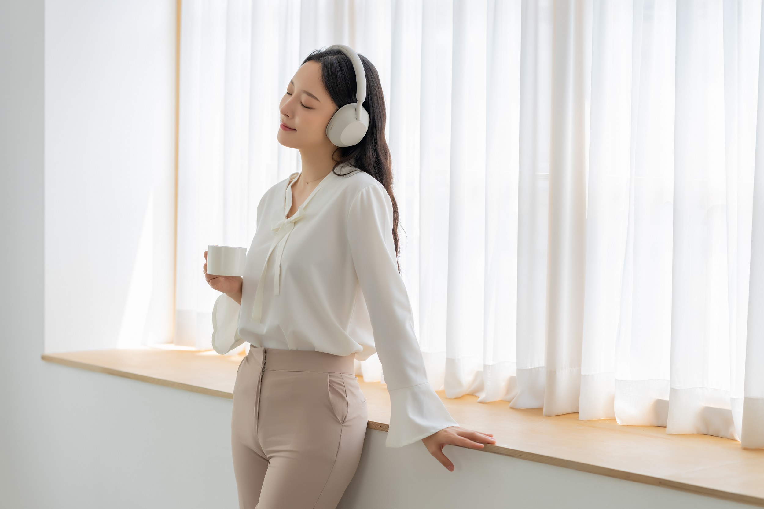 소니 무선 노이즈 캔슬링 헤드폰 WH-1000XM5.jpg