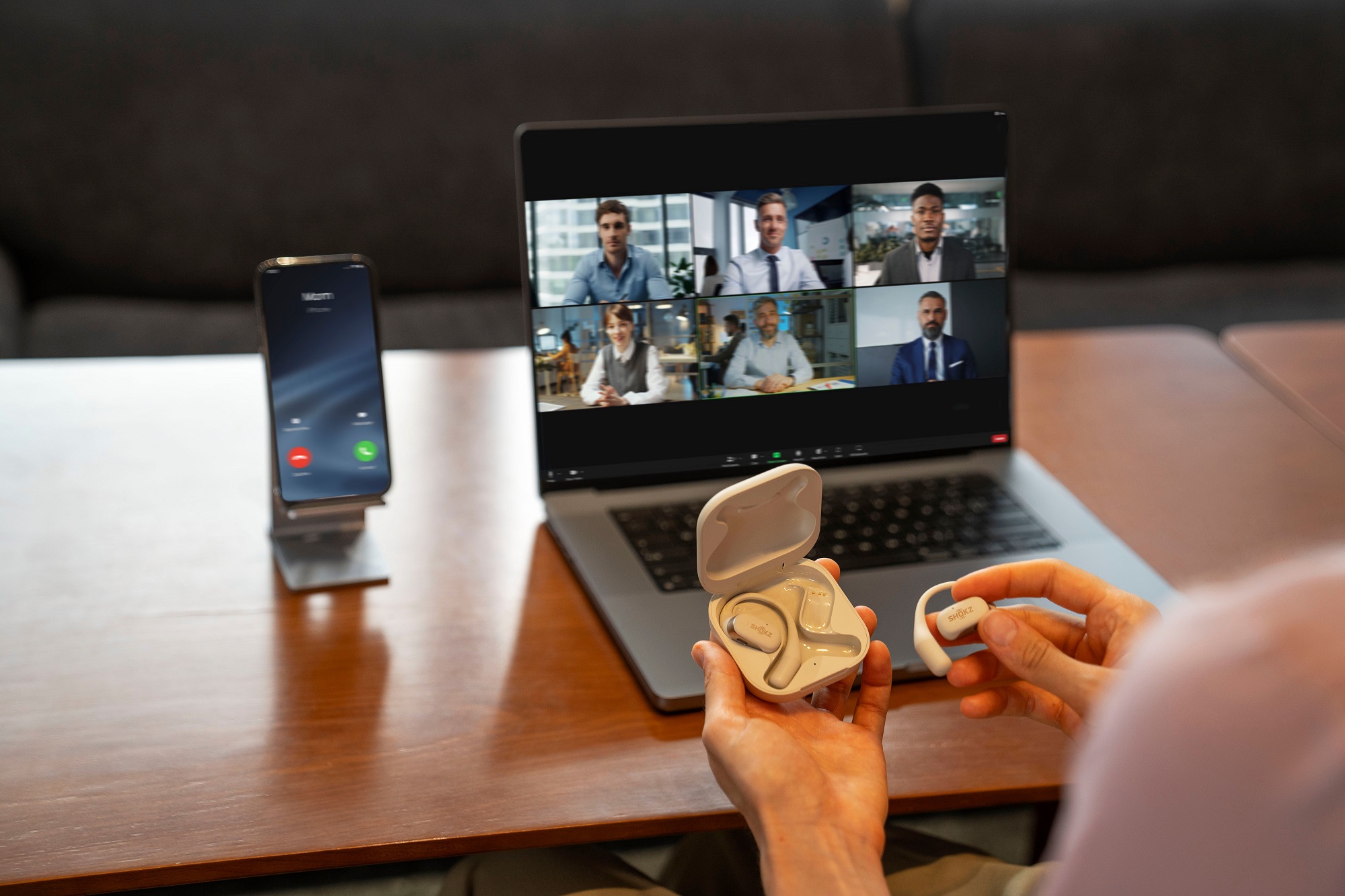 샥즈, 펌웨어 업데이트 통해 ‘오픈핏’에 멀티 포인트 페어링 기능 지원.jpeg