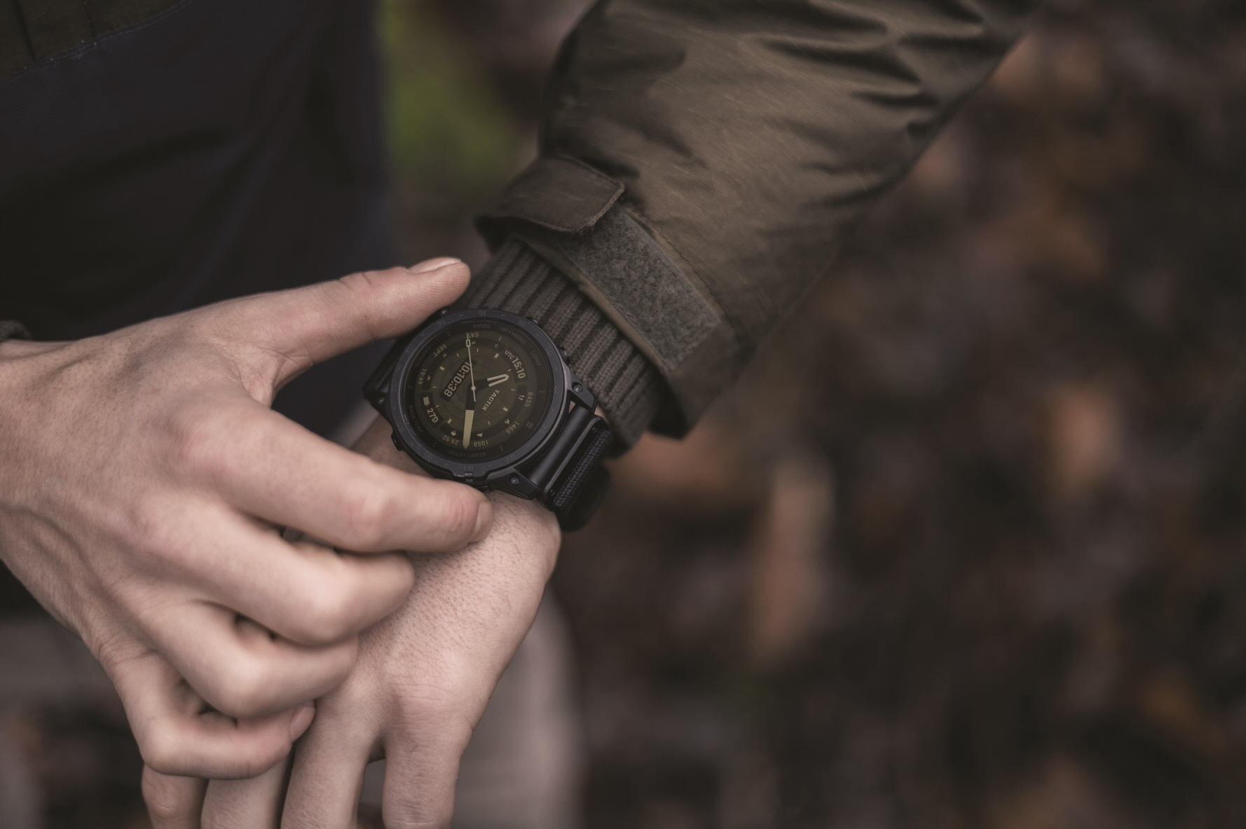 택틱스 7 AMOLED 에디션 모델컷.jpg