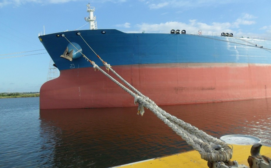 계류 로프를 기반으로 하는 기존의 선박 계류 방법 대신, 로봇기술 등을 활용한 자동계류장치 기술이 연구 및 개발되고 있다.jpg