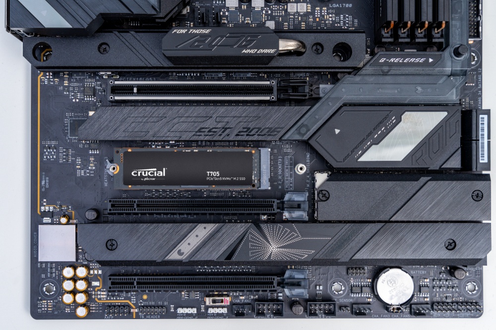 크루셜 T705 Gen5 SSD2.jpg