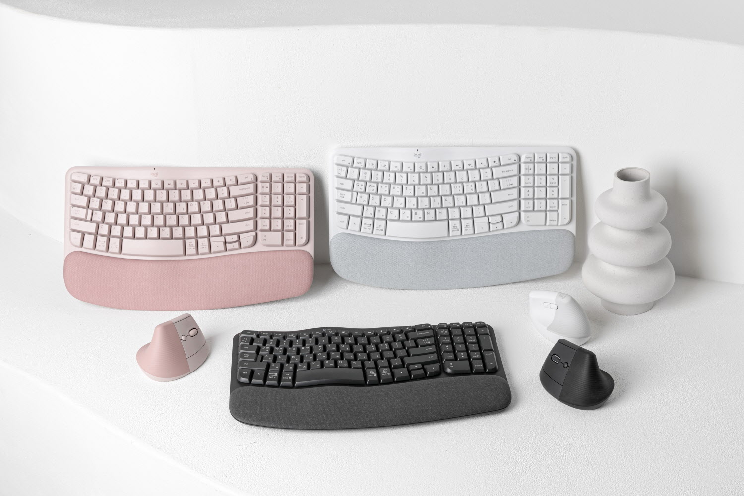 로지텍의 인체공학 버티컬 마우스 ‘Lift’와 인체공학 웨이브 키보드 ‘Wave Keys’ 라인업.jpg