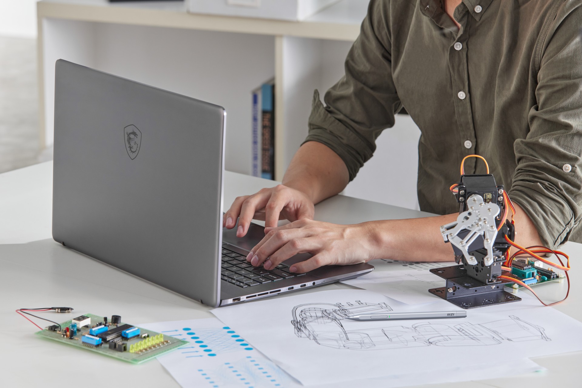 MSI 크리에이터 프로 AiProi9HX3KADA.jpg