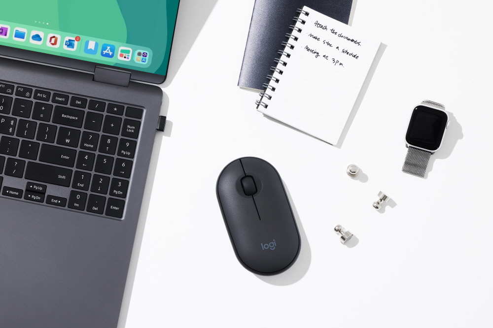 로지텍, 뛰어난 휴대성과 디자인 모두 잡은 슬림한 디자인의 무소음 마우스 ‘Pebble M340’ 쿠팡 단독 출시_ 0814.jpg