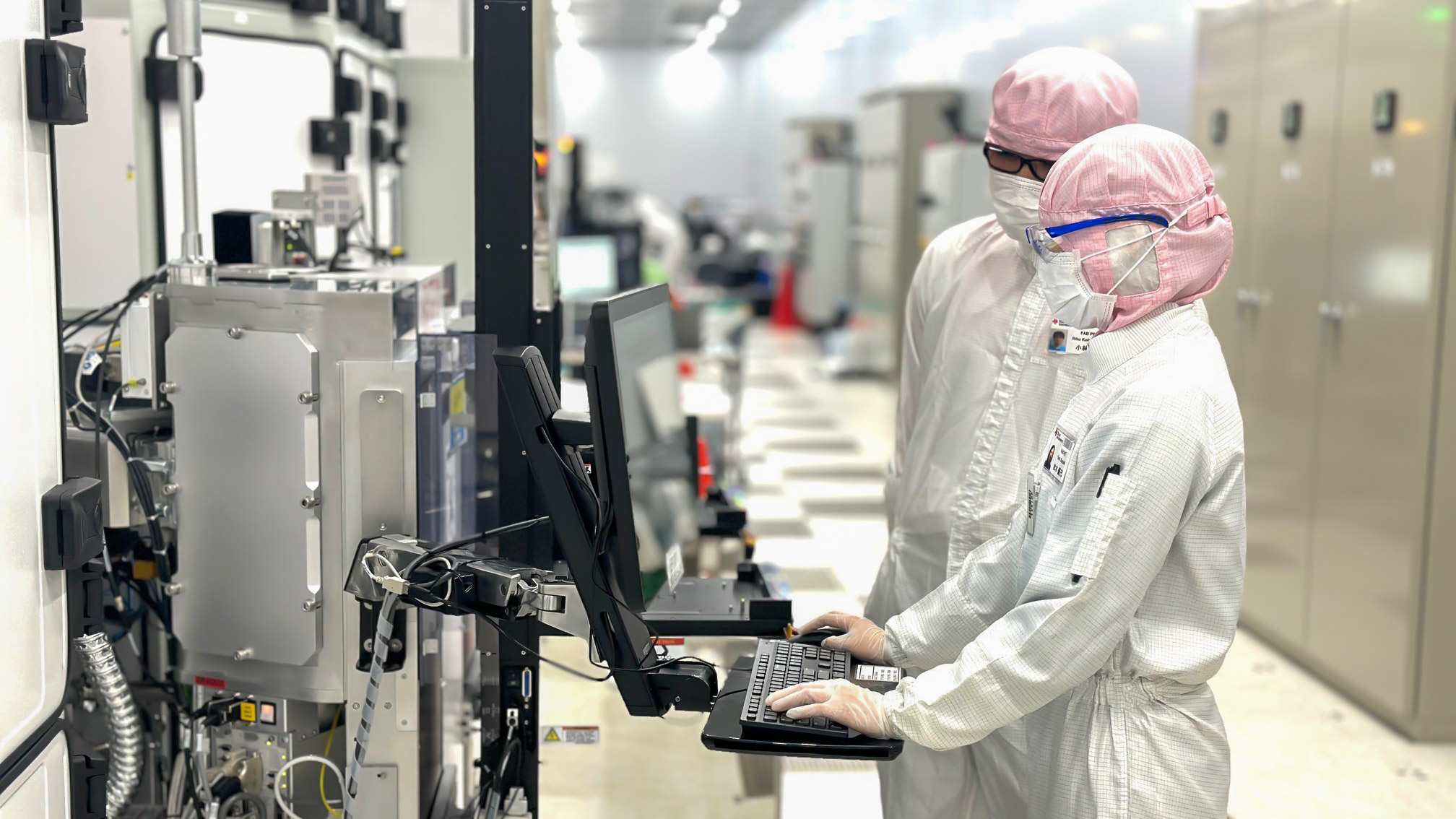 TI 일본 아이주 제조시설 직원.jpg