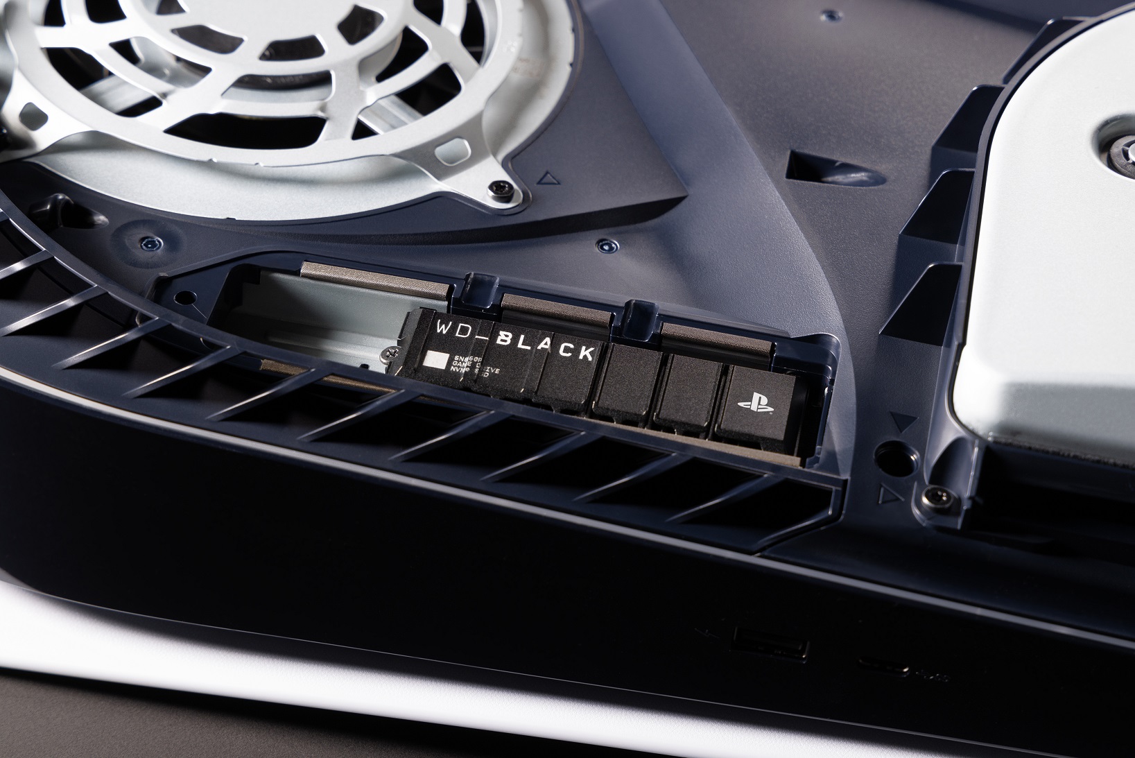 PS5 콘솔용 WD_BLACK SN850P NVMe SSD_스타일컷.jpg