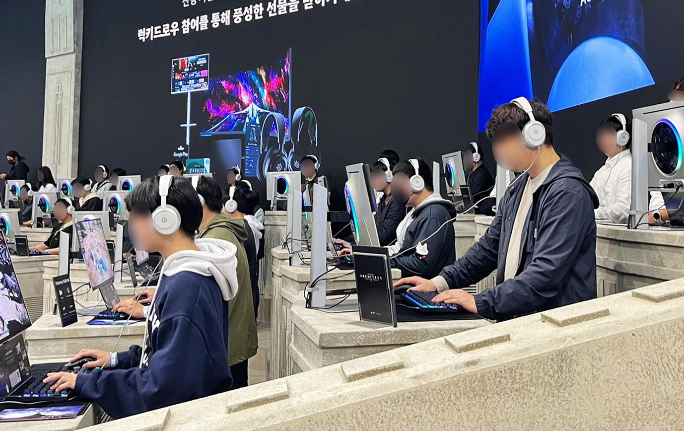 스틸시리즈_지스타 2024 행사 이미지_하이브IM 전시존.jpg