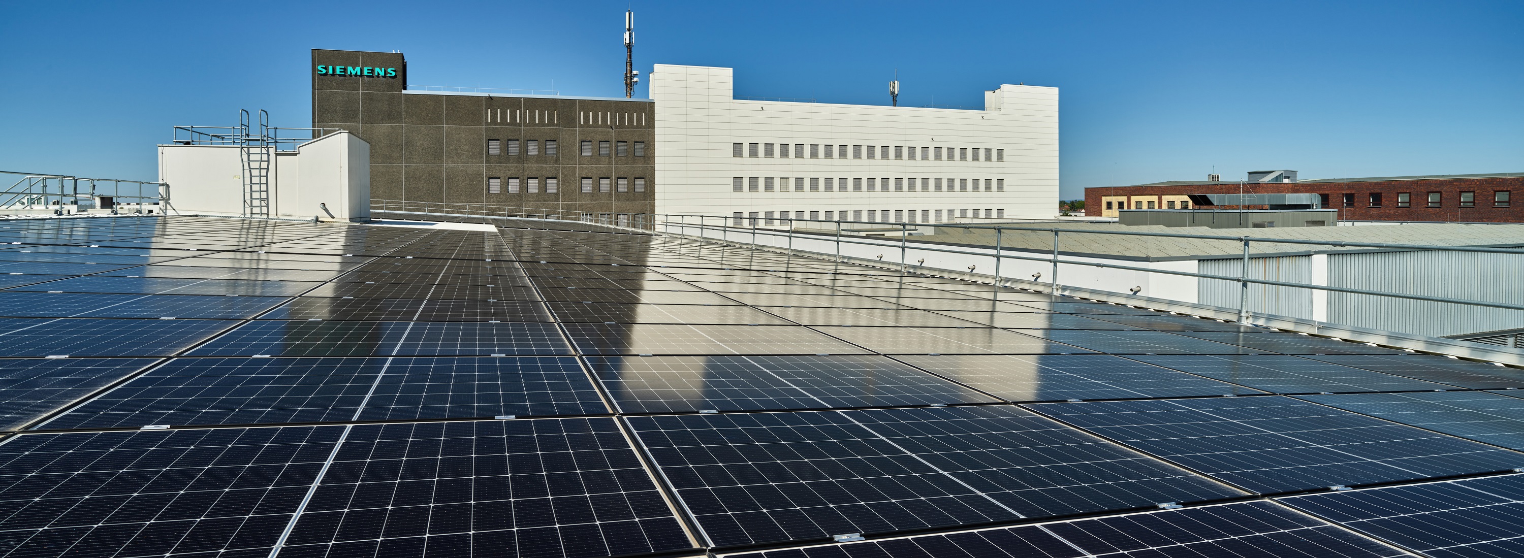 독일 퓌르트에 위치한 지멘스 공장 전경.jpg