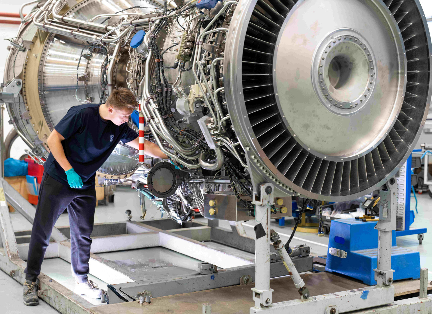 1KRolls-Royce MT30 Marine Gas Turbine (3).jpg