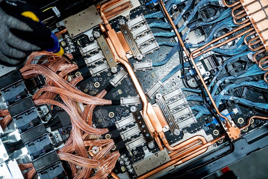 엔비디아 NV링크 스위치.jpg