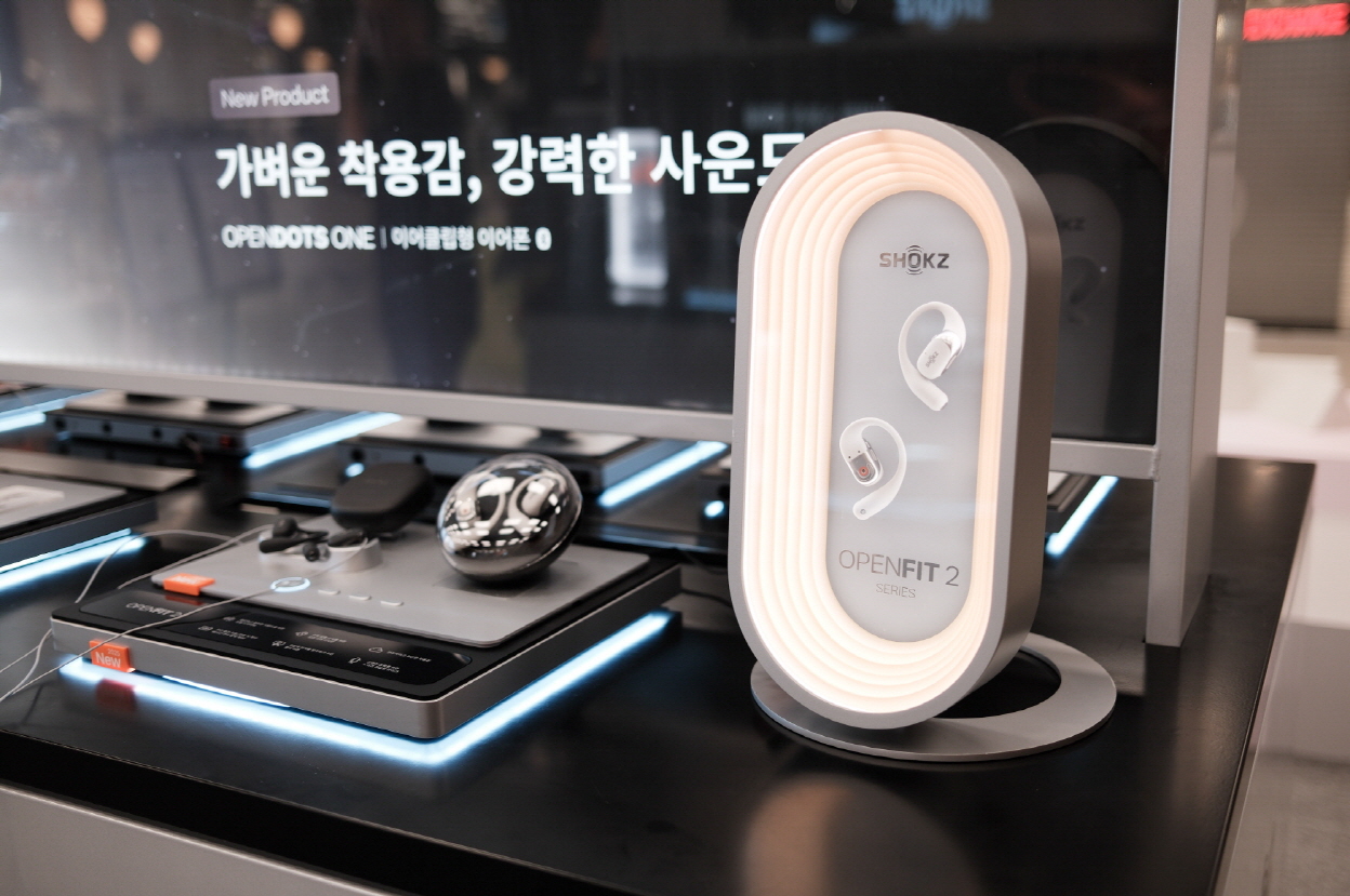 샥즈 팝업스토어 청음존.jpg