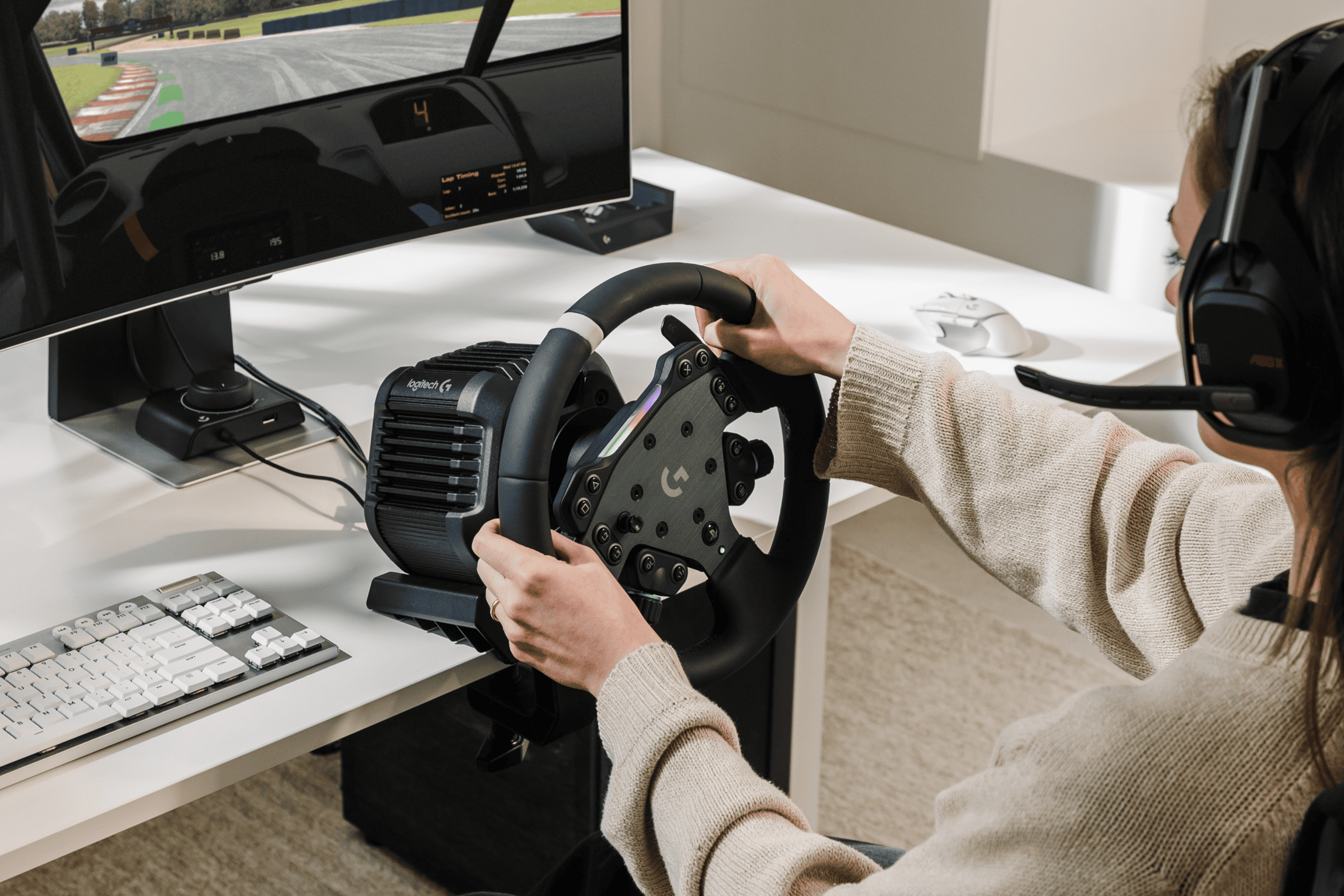 로지텍, ‘RS50 시스템’ 레이싱 게이밍 휠.png