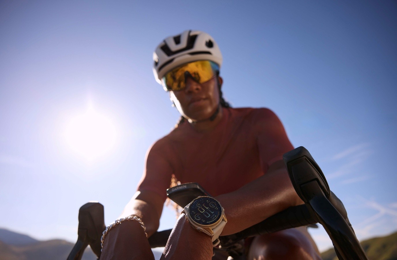 가민, 메타와 협업해 스마트 글래스 ',오클리 메타 뱅가드',에 실시간 데이터 제공.jpg