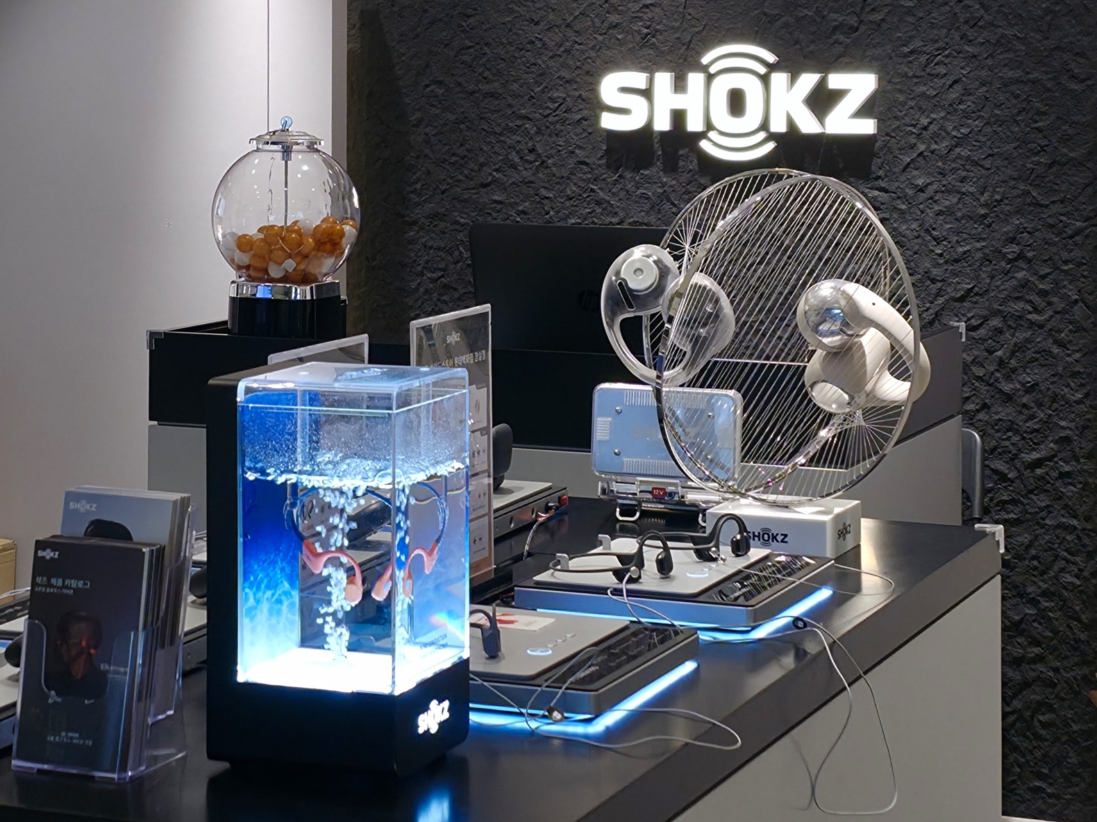 샥즈 국내 첫 브랜드스토어 오픈 (2).jpg