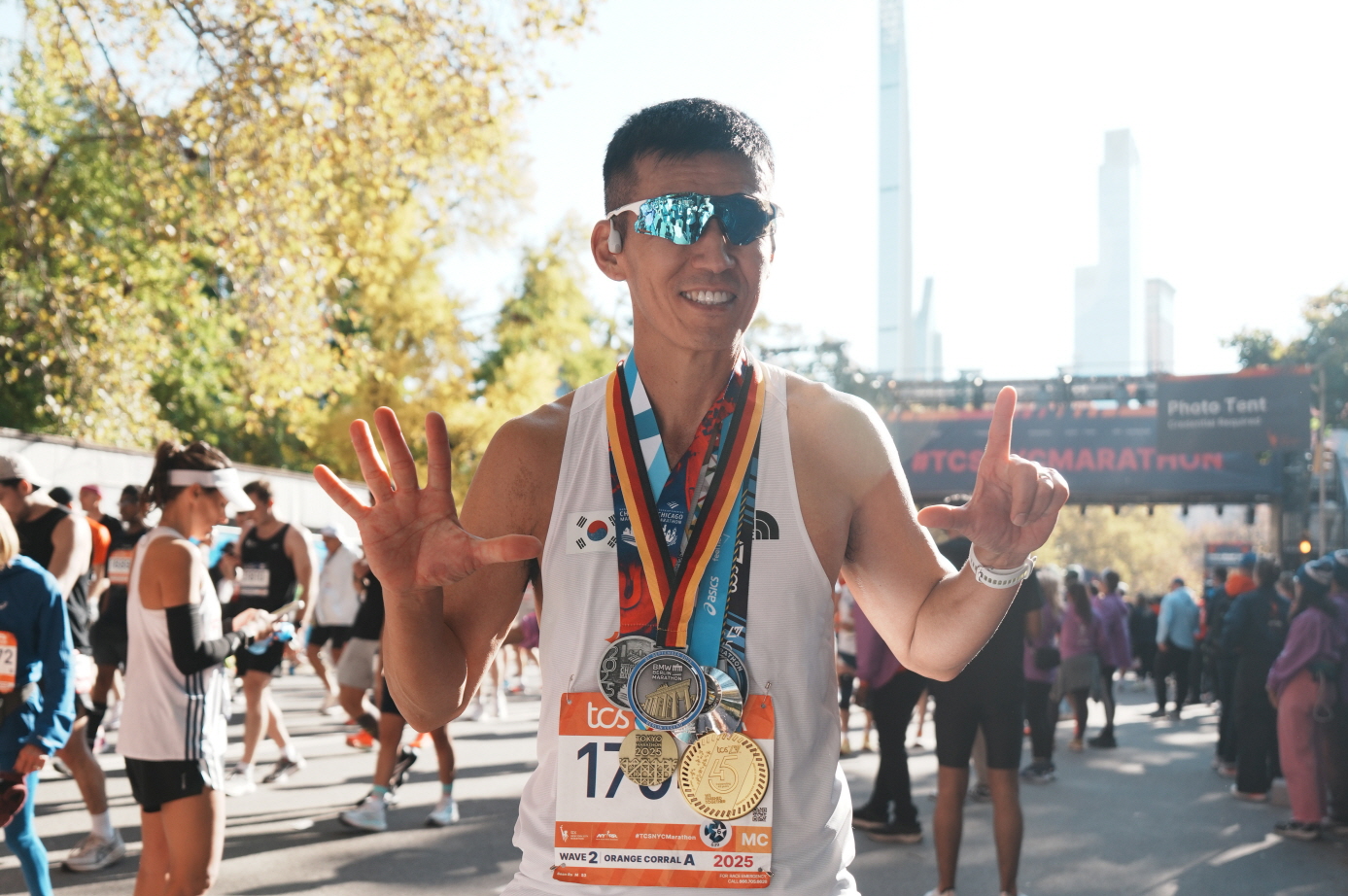 샥즈 앰버서더 션, 국내 최초 단일 연도 세계 7대 마라톤 완주 성공.jpg
