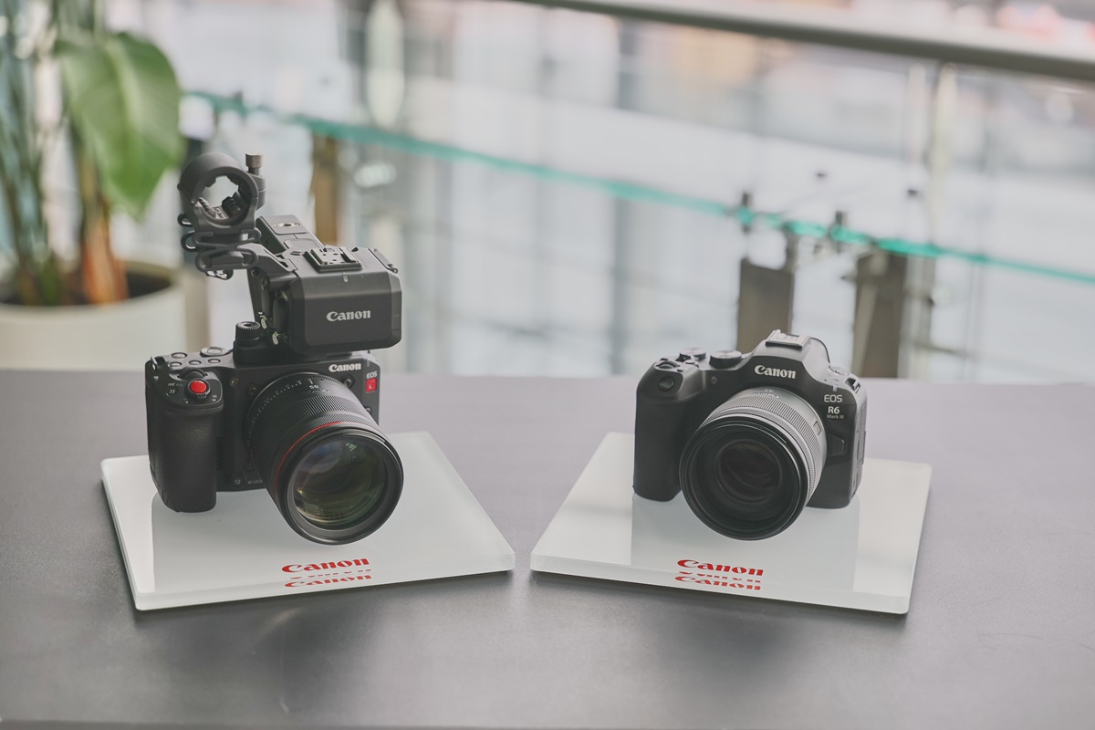 캐논코리아 신제품 발표회 현장_(좌) EOS C50 (우) EOS R6 Mark lll.jpg