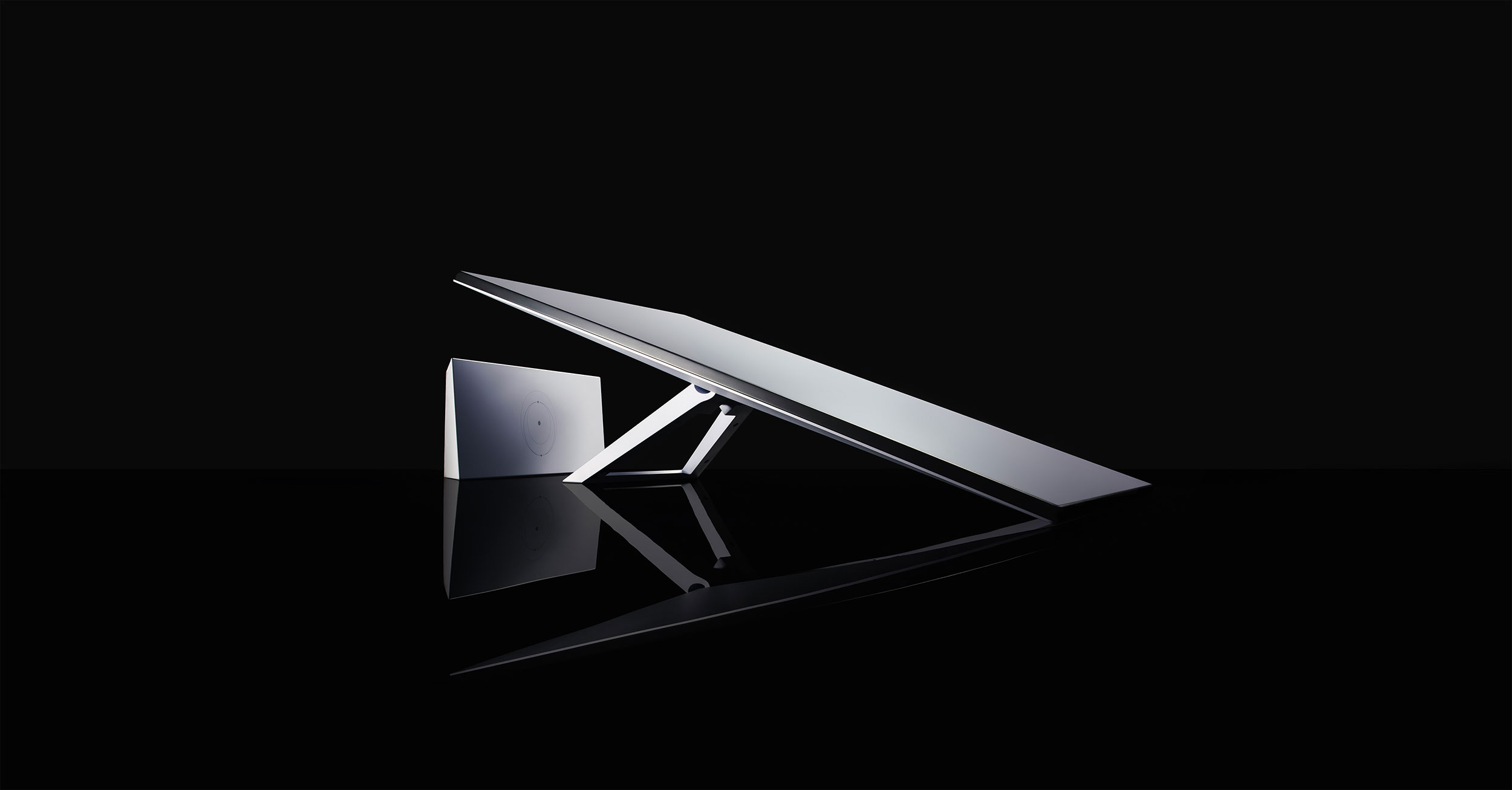 ST-스페이스X, 스타링크 기반 10년 파트너십 기념…커스텀 칩 공동 설계로 저궤도 위성 광대역 서비스 구축.jpg