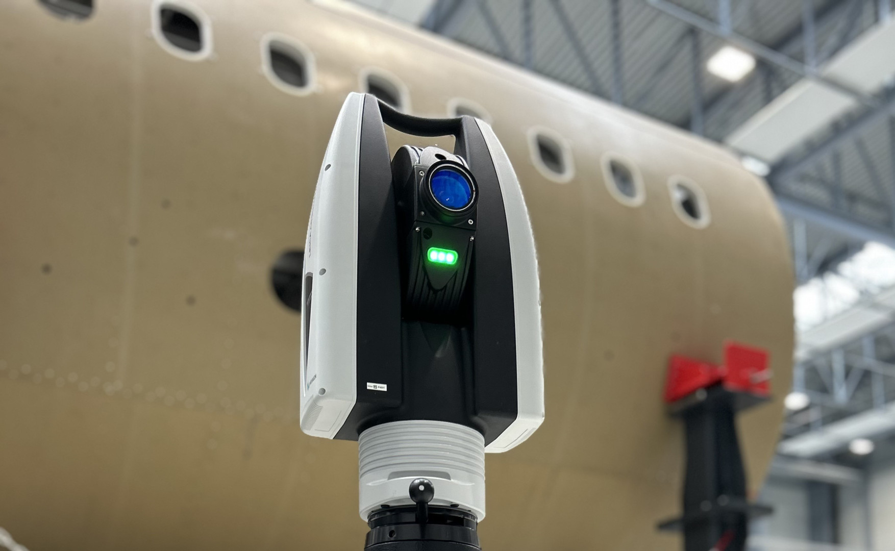 1K대형 구조물 검사용 레이저 트래커 ‘ATS800’.jpg