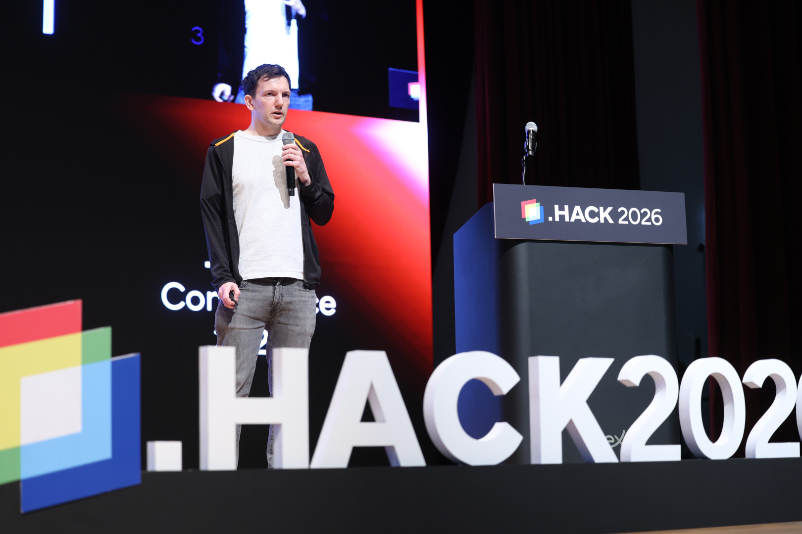 닷핵 컨퍼런스 2026 성료, LLM 기반 취약점 분석·AI 레드팀 전략 공유 (2).jpg