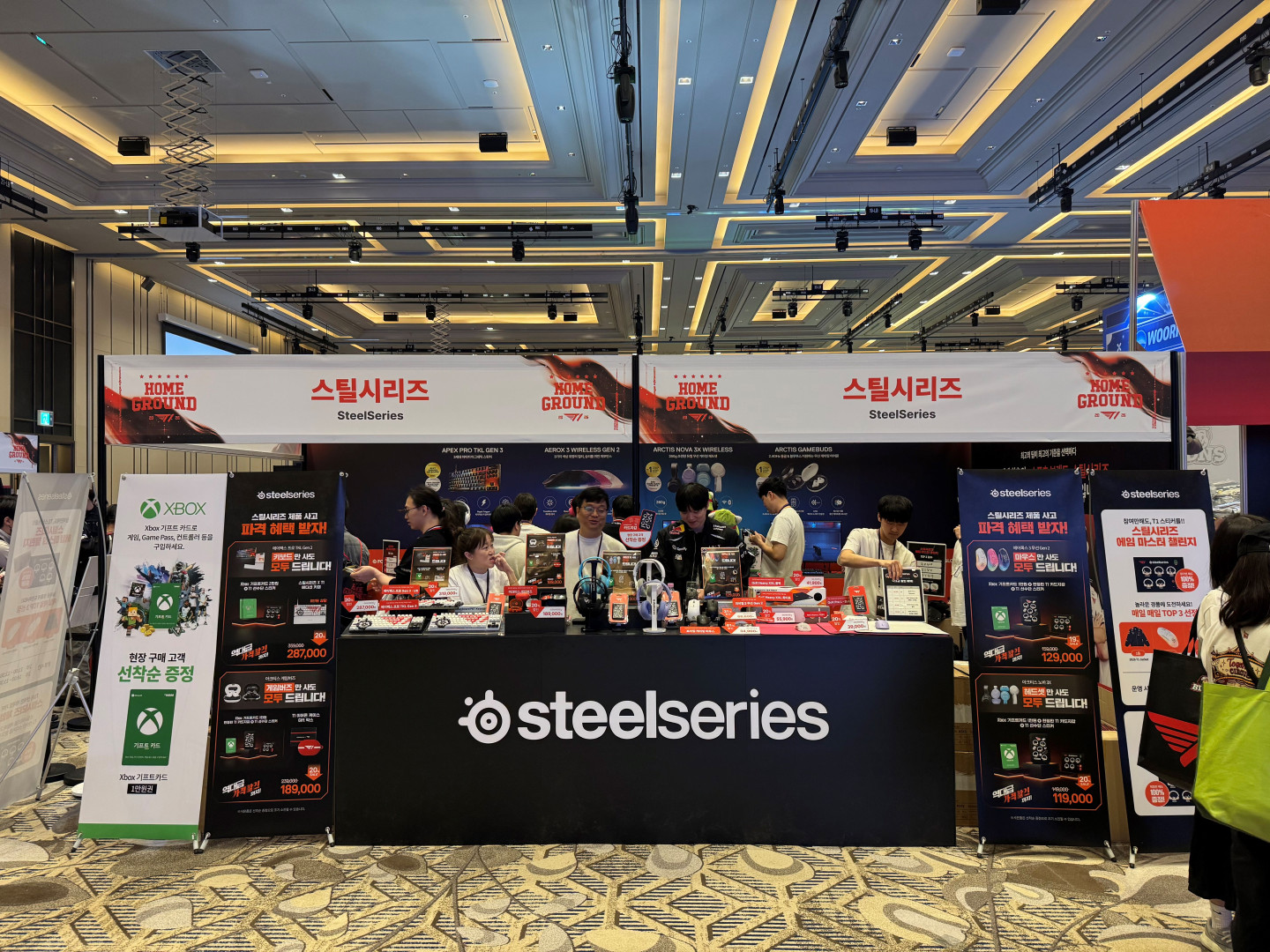 1K스틸시리즈_2026 T1 홈그라운드 부스 전경.jpg